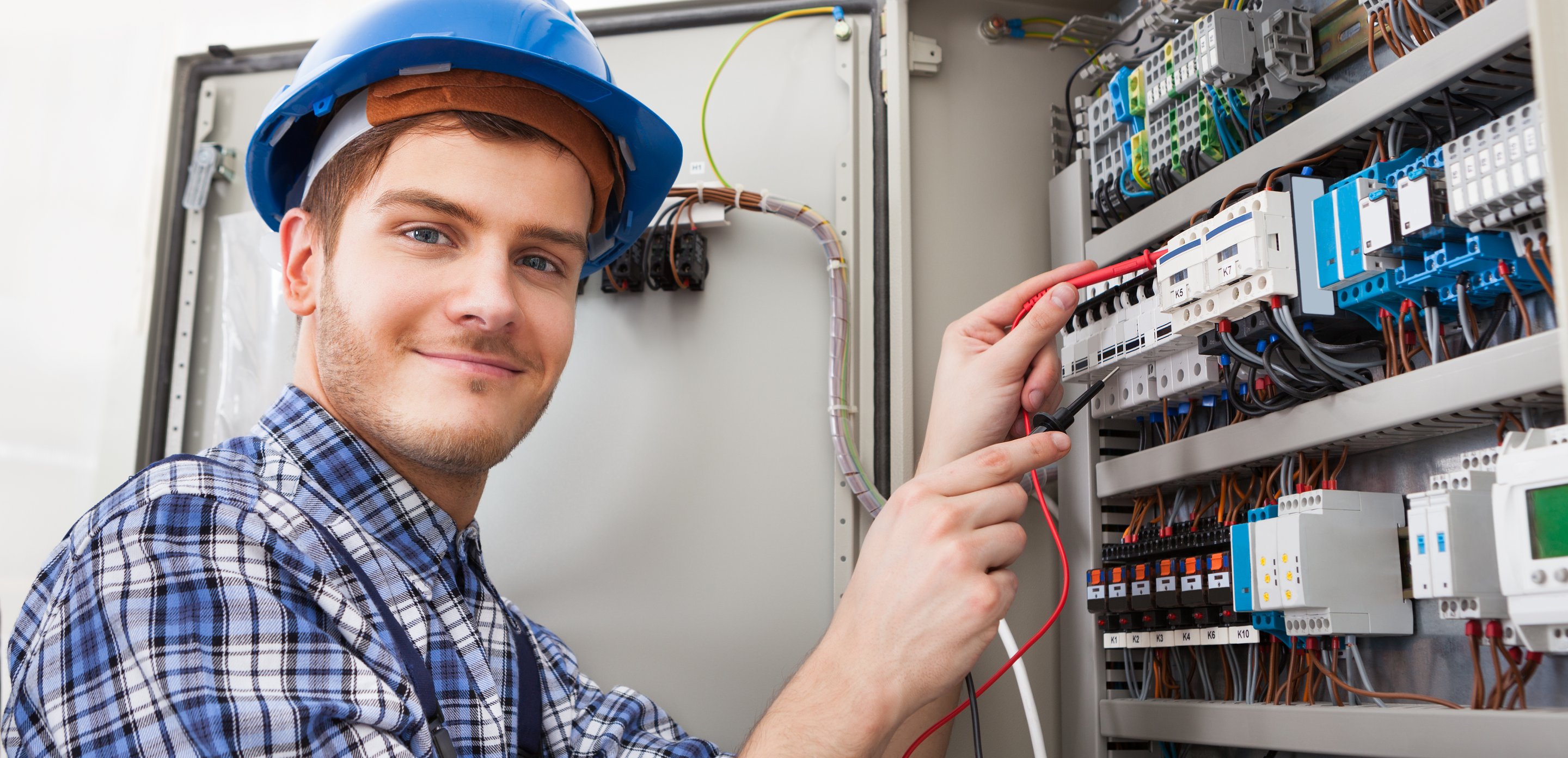 Der Unterschied zwischen einem Elektriker und einem Elektroniker